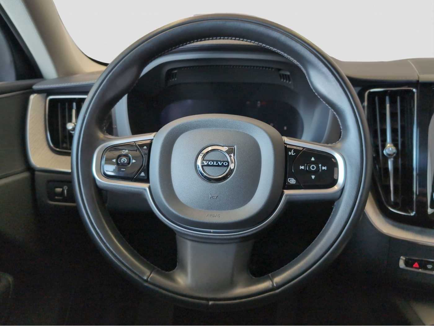 Volvo  +B5+AWD+Inscription+AHKsemi+abged. Scheiben++