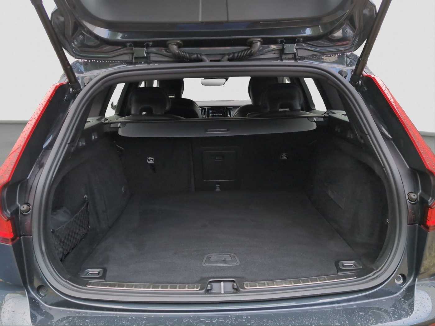 Volvo  +T6+TwinEngine+AWD+GT+360°Kam+AHK+PilotAss+++