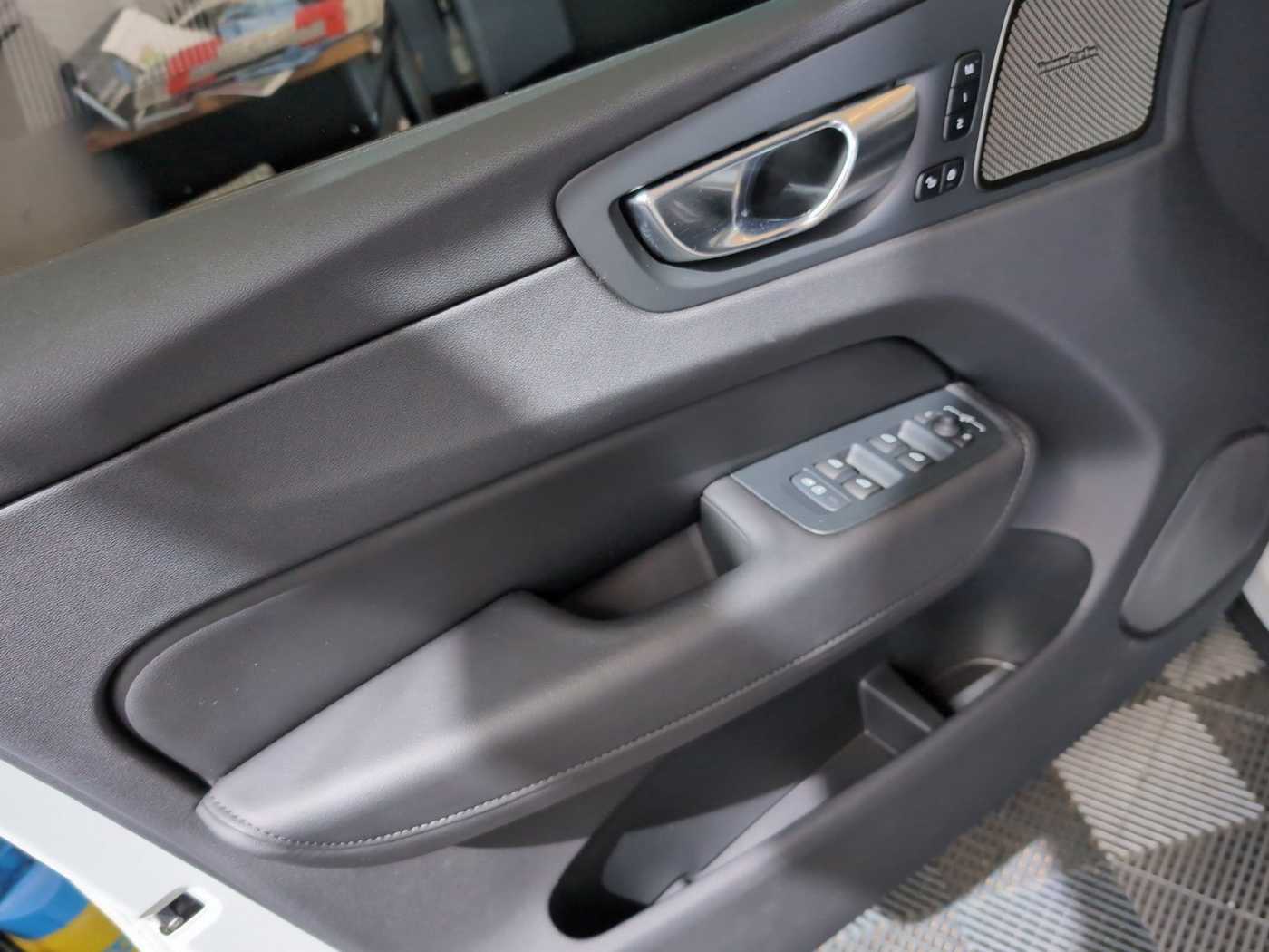 Volvo  +T8+AWD+Standheizg+Sitzheizg+abged. Scheiben+