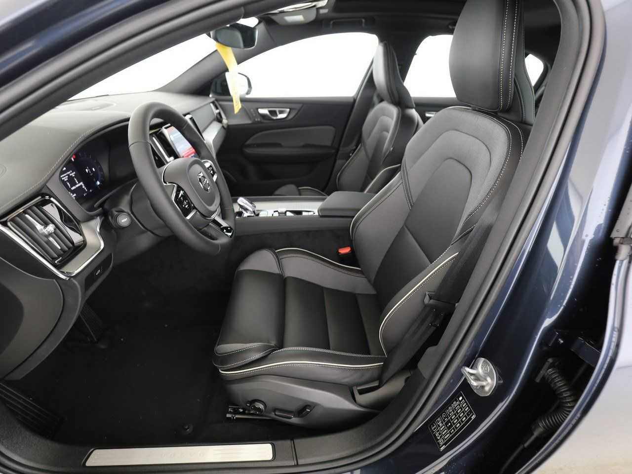 Volvo  +B5+Mild-Hybrid+AWD+PDCv/h+Sitzhzgv/h+360°Kam