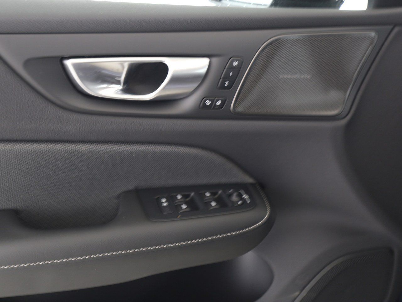 Volvo  +B5+Mild-Hybrid+AWD+PDCv/h+Sitzhzgv/h+360°Kam