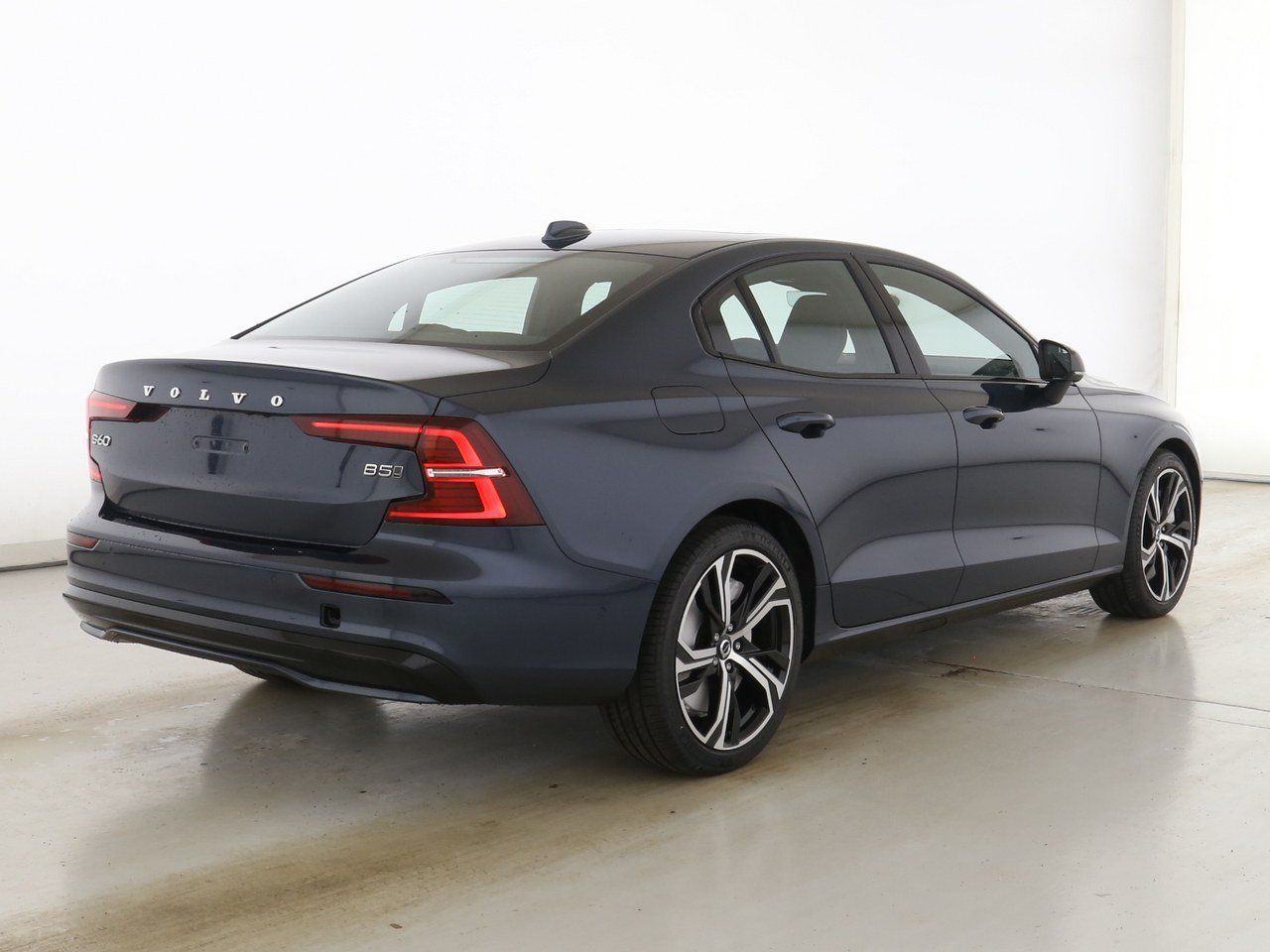 Volvo  +B5+Mild-Hybrid+AWD+PDCv/h+Sitzhzgv/h+360°Kam