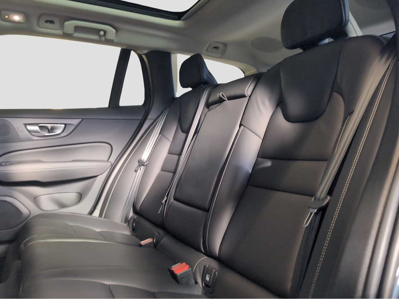Volvo  CC+B4+AWD+GT+360°Kam+Standhzg+abged. Scheiben