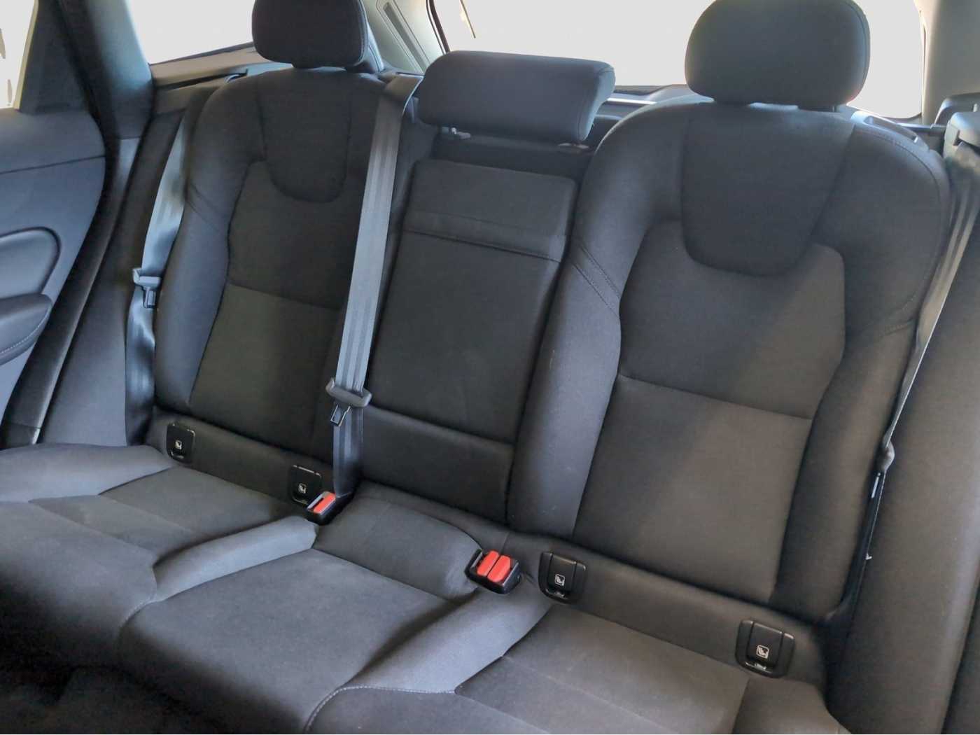 Volvo  +B4+Mild-Hybrid+GT+Frontscheibenhzg+Lenkradh