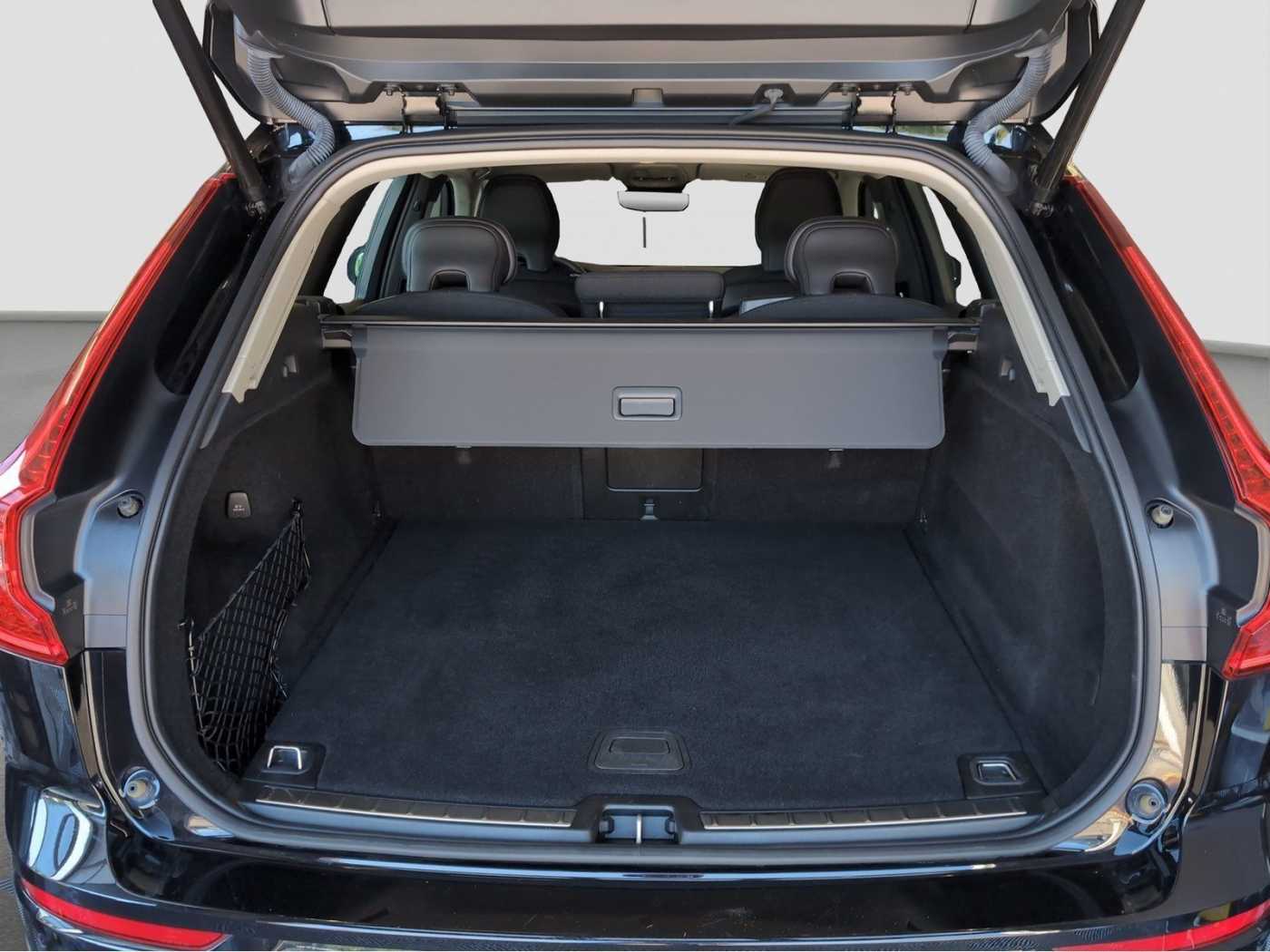 Volvo  +B4+Mild-Hybrid+GT+Frontscheibenhzg+Lenkradh