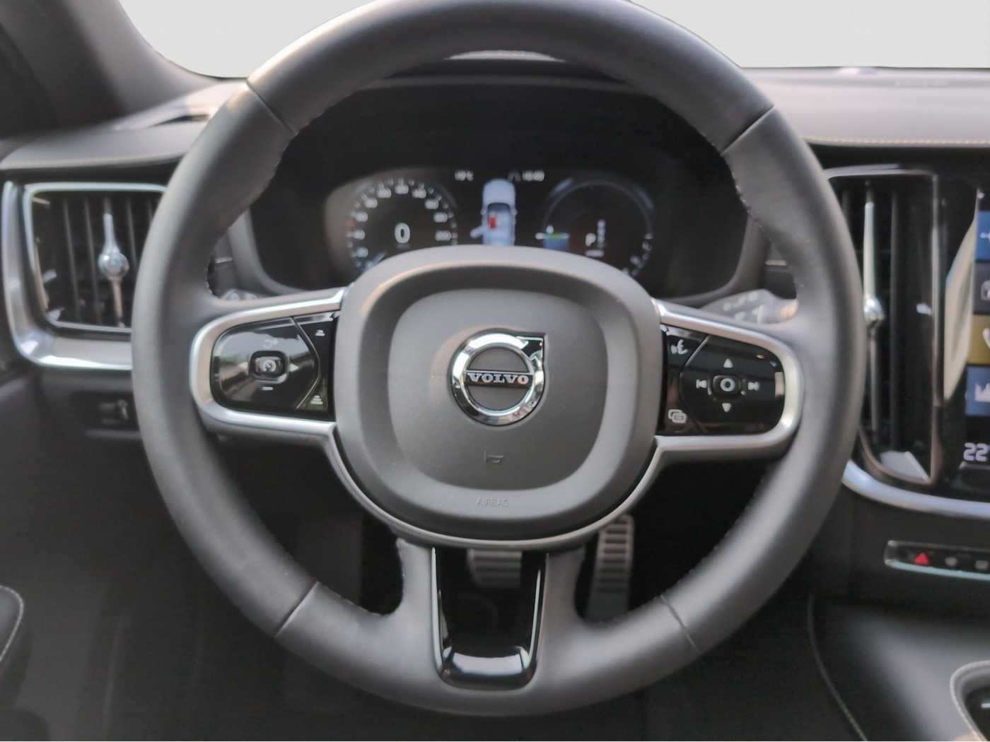 Volvo  +T6+AWD+GT+Voll-LED+PDCv/h+360°Kam+Head-up+++