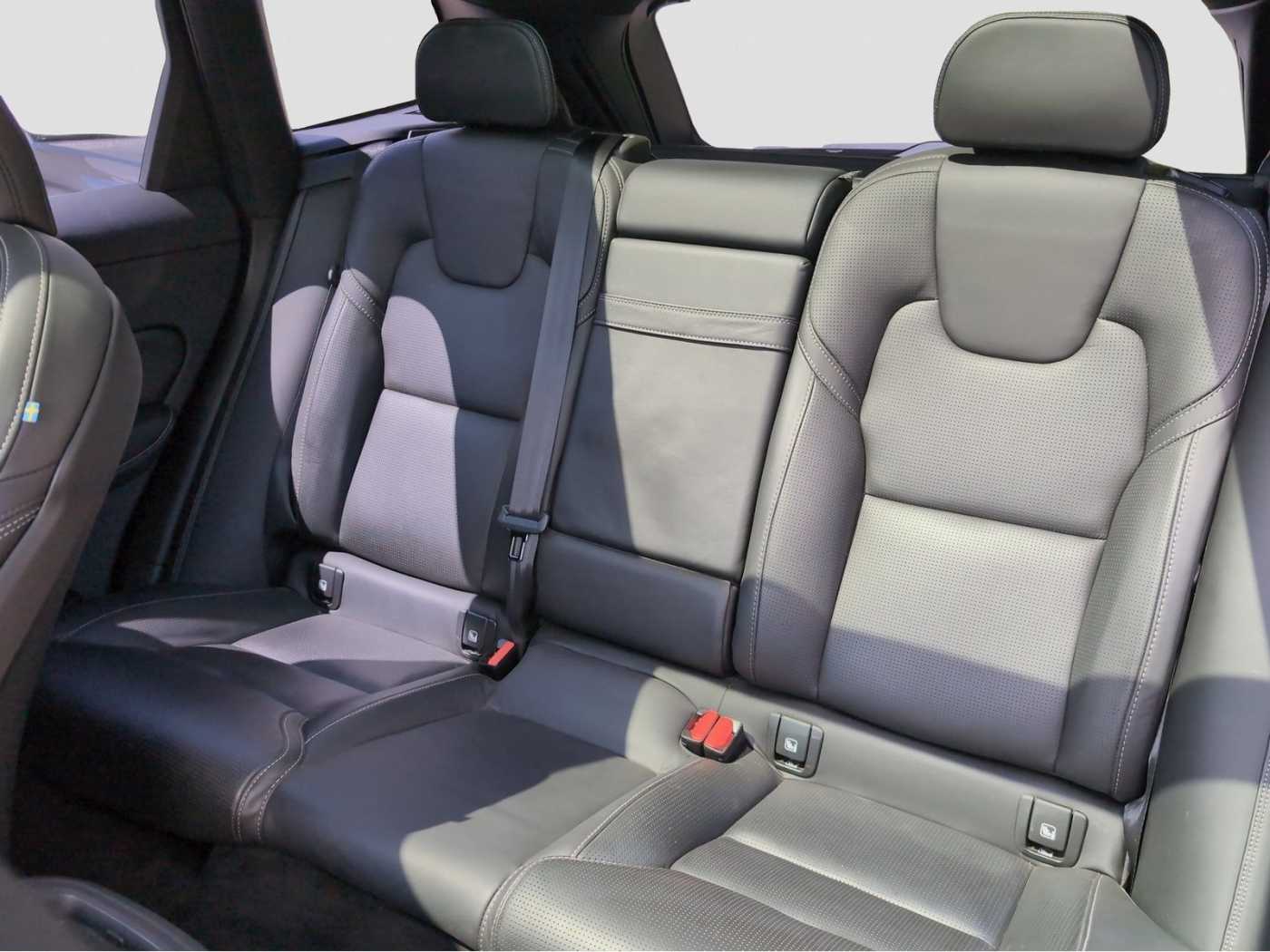 Volvo  +T8+Twin Engine+AWD+Inscription+Head-Up+LED+