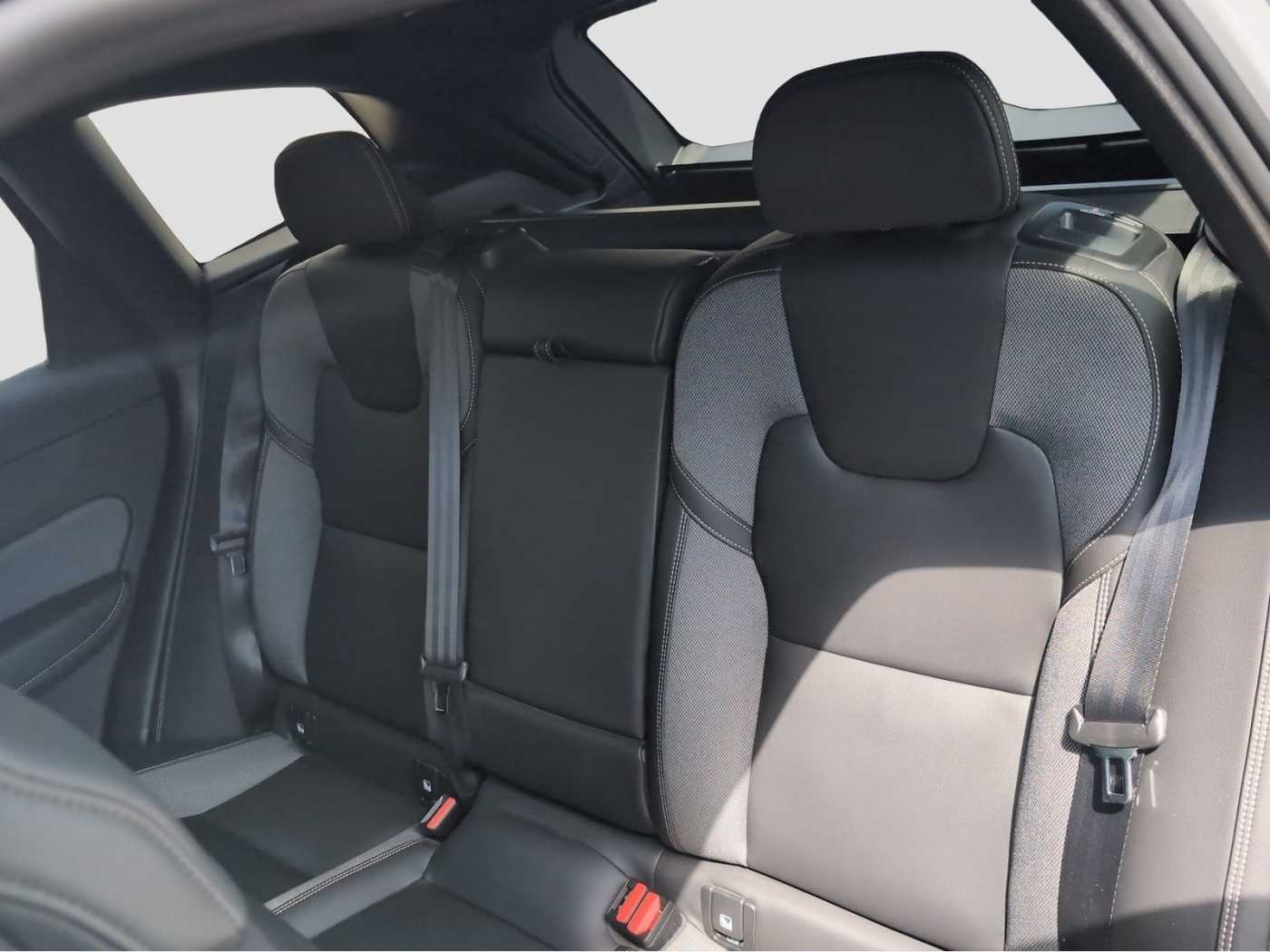 Volvo  +B5+AWD+GT+Harman+Panorama+R-Kam+PDC+Head-up