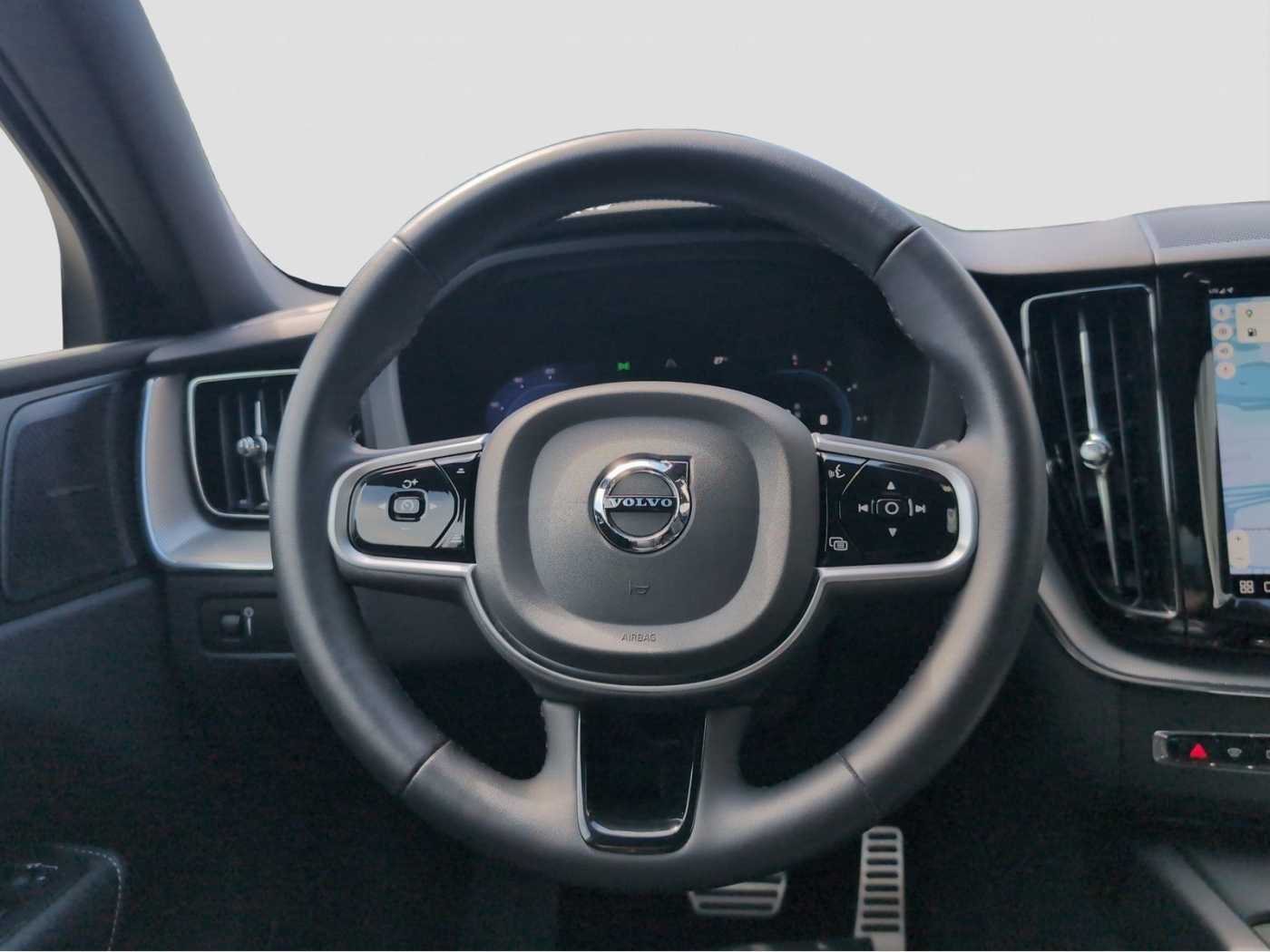 Volvo  +B5+AWD+GT+Harman+Panorama+R-Kam+PDC+Head-up