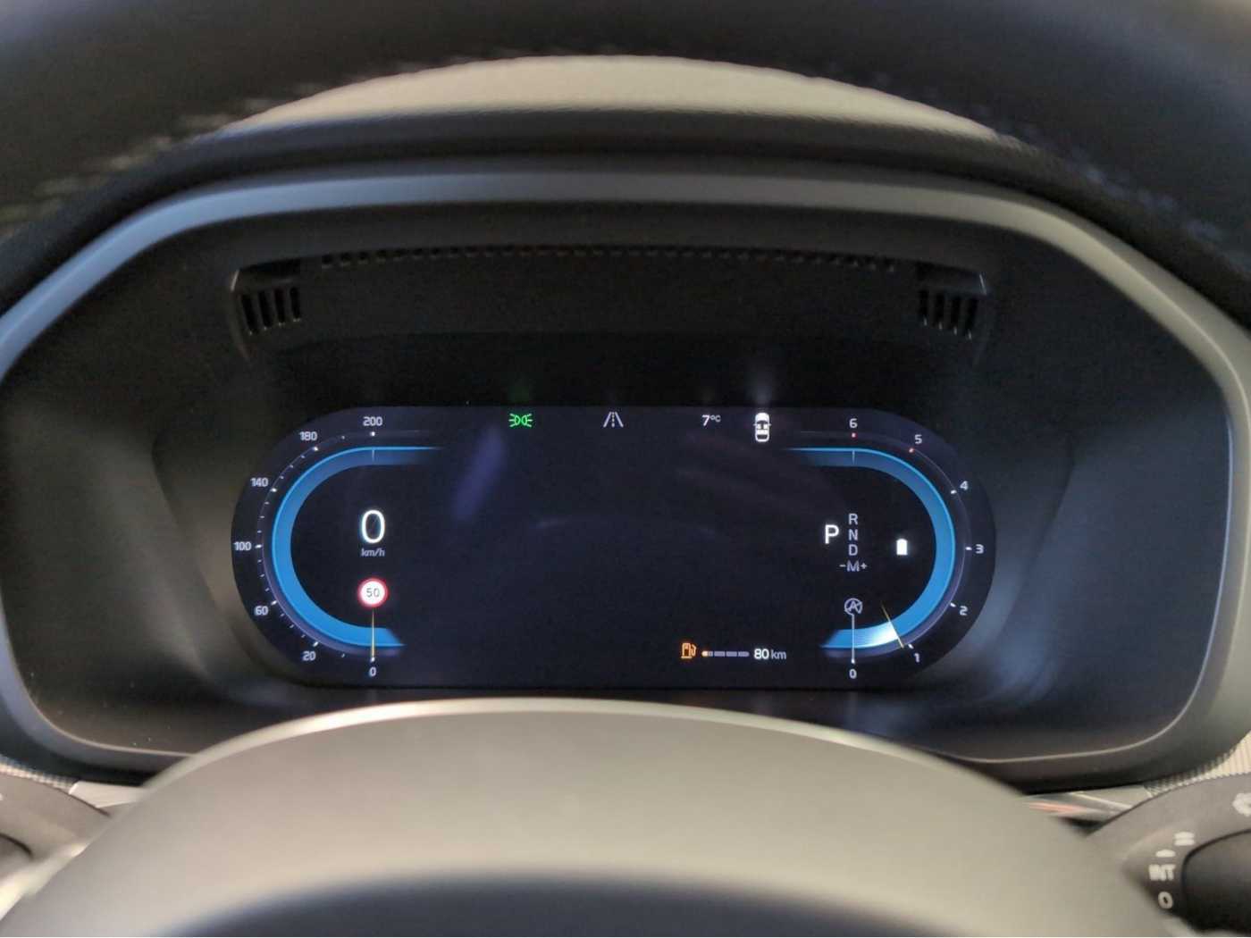 Volvo  +B4+GT+Mild-Hybrid+Diesel+Plus Dark+Keyless+