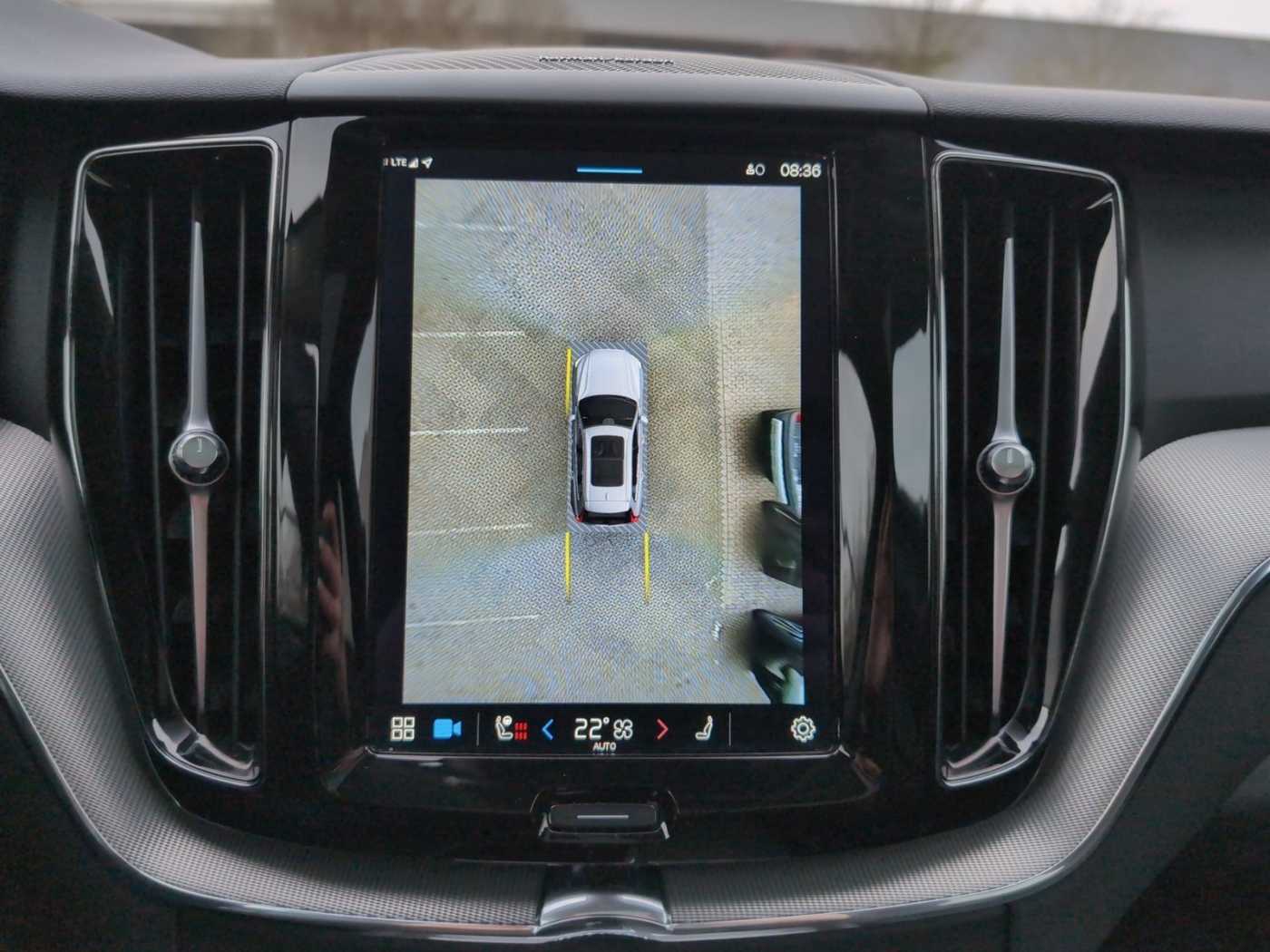 Volvo  +B4+GT+Mild-Hybrid+Diesel+Plus Dark+Keyless+