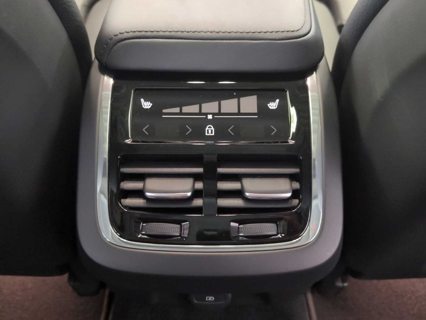 Volvo  +B4+Diesel+Standhzg+AHKsemi+360°Kam+Lenkradhg