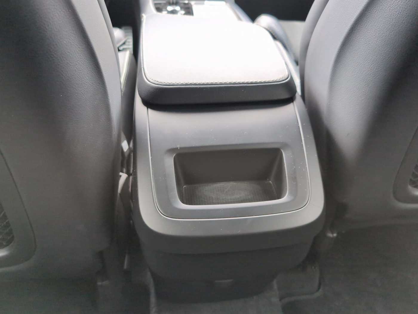 Volvo  +B5+Mild-Hybrid+Diesel+AWD+GT+ R-Design+LED+