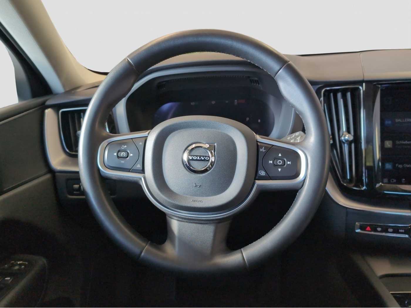 Volvo  +B5+AWD+GT+R-Kam+Sitzhzg. v+AHK+Lenkradhzg. ++
