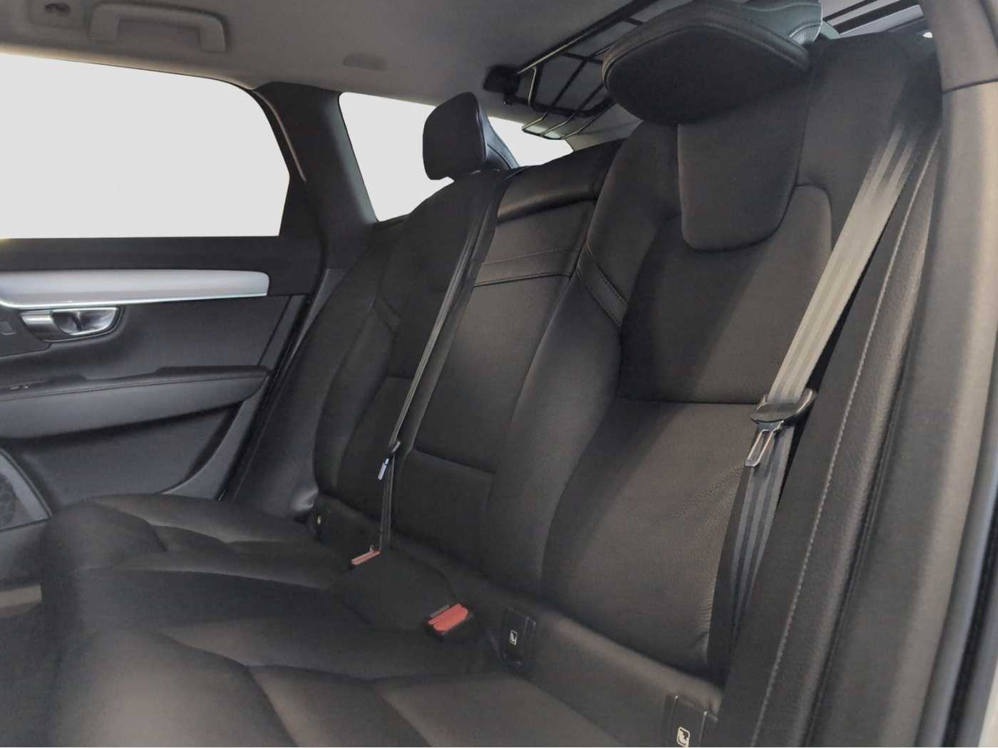 Volvo  +T6+AWDTwinEngine+AHKsemi+Stand, -Lenkradhzg++