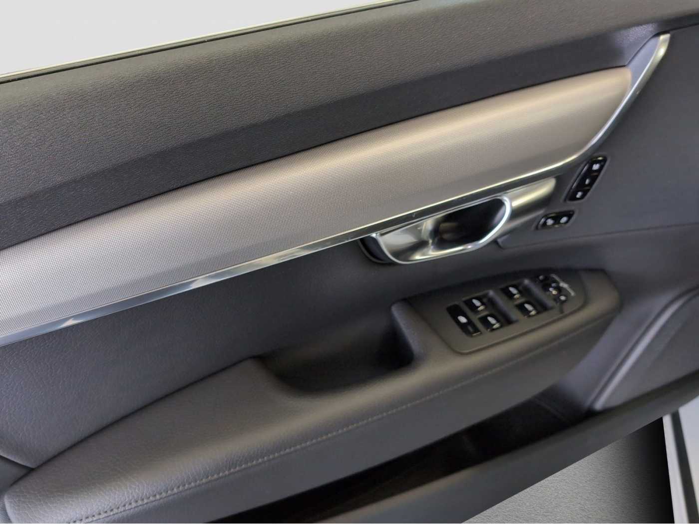 Volvo  +T6+AWDTwinEngine+AHKsemi+Stand, -Lenkradhzg++