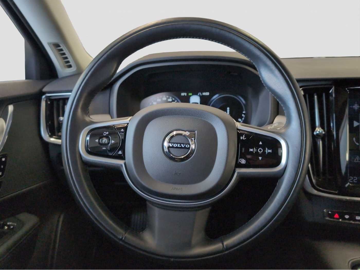 Volvo  +T6+AWDTwinEngine+AHKsemi+Stand, -Lenkradhzg++