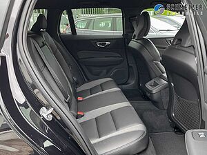 Volvo  +B4+Benzin+Plus+Dark+Keyless+HarmanK+Kamera++