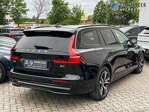 Volvo  +B4+Benzin+Plus+Dark+Keyless+HarmanK+Kamera++