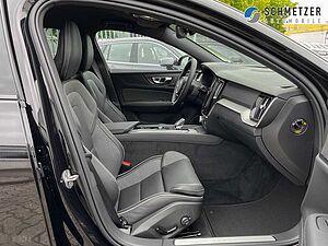 Volvo  +B4+Benzin+Plus+Dark+Keyless+HarmanK+Kamera++