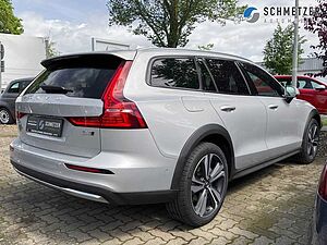 Volvo  +B4+AWD+CC+PDC+Lenkradhzg+360°Kamera+Harman