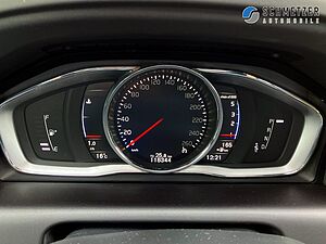 Volvo  +D4+GT+Momentum+R-Kamera+AHK abn. +Navi+Klima