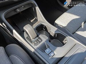 Volvo  +B3+Benzin+Core+360°Kamera+Keyless+DAB+LED++