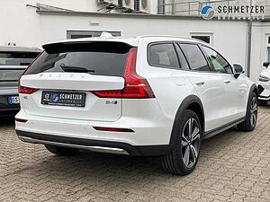 Volvo  CC+B4+AWD+GT+CC Plus+PDC+Lenkradhzg+Harman+++