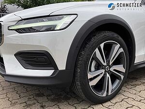 Volvo  CC+B4+AWD+GT+CC Plus+PDC+Lenkradhzg+Harman+++