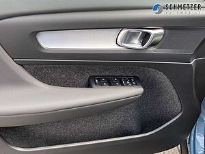 Volvo  +B3+Benzin+Core+360°Kamera+Keyless+DAB+LED++