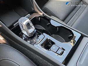 Volvo  +B3+Benzin+Ultra+Dark+HarmanK+Panodach+ESitz