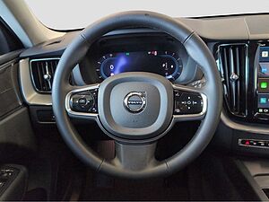 Volvo  +B4+GT+Plus Dark+CarPlay+SH V/H+LED+PDV V/H+