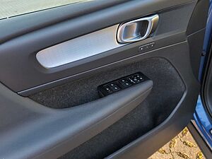 Volvo  +Recharge+R-Design+Expression+GT+PDC V/H+LED