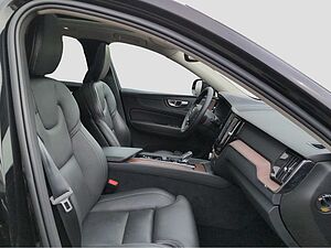 Volvo  +B5+Mild-Hybrid+AWD+GT+Lenkradhzg+Sitzhzgv/h