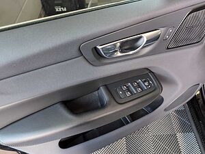 Volvo  +T6+AWD+GT+AHKsemi+Panorama+Lenkradhzg+PDC++