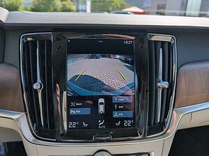 Volvo  +B4+Mild-Hybrid+AWD+GT+Head-Up+AHKsemi+R-Kam+