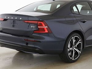 Volvo  +B5+Mild-Hybrid+AWD+PDCv/h+Sitzhzgv/h+360°Kam