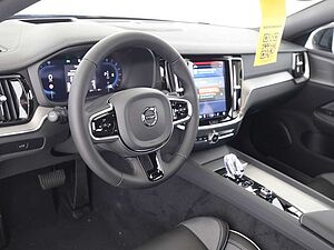 Volvo  +B5+Mild-Hybrid+AWD+PDCv/h+Sitzhzgv/h+360°Kam