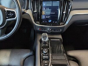 Volvo  +T8+AWD+GT+TwinEngine+Panorama+LED+PilotASS++