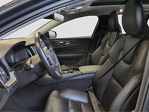 Volvo  +T8+AWD+GT+TwinEngine+Panorama+LED+PilotASS++