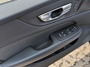 Volvo  +T6+AWD+GT+Voll-LED+PDCv/h+360°Kam+Head-up+++