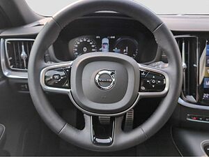 Volvo  +T6+AWD+GT+Voll-LED+PDCv/h+360°Kam+Head-up+++