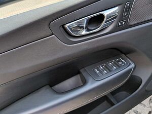 Volvo  +T8+Twin Engine+AWD+Inscription+Head-Up+LED+