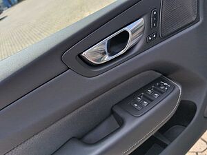 Volvo  +B5+AWD+GT+Harman+Panorama+R-Kam+PDC+Head-up