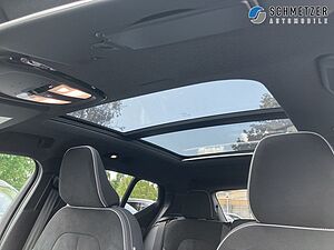 Volvo  +B4+Benzin+Plus+Dark+360°Kamera+Panoramadach