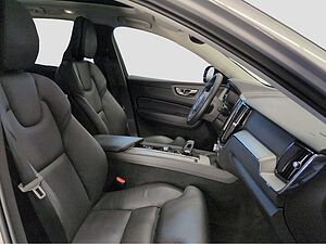 Volvo  +B4+GT+Mild-Hybrid+Diesel+Plus Dark+Keyless+