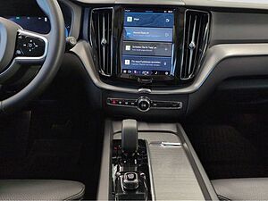 Volvo  +B4+GT+Mild-Hybrid+Diesel+Plus Dark+Keyless+