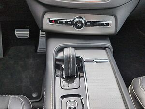 Volvo  +B5+Mild-Hybrid+Diesel+AWD+GT+ R-Design+LED+