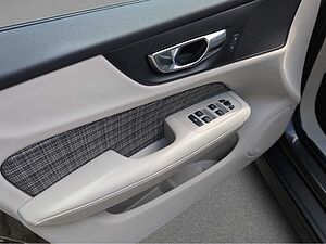 Volvo  +B4+Mild-Hybrid+Diesel+AWD+GT+Cross  Country+