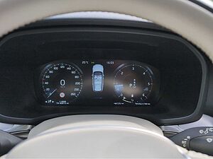 Volvo  +B4+Mild-Hybrid+Diesel+AWD+GT+Cross  Country+